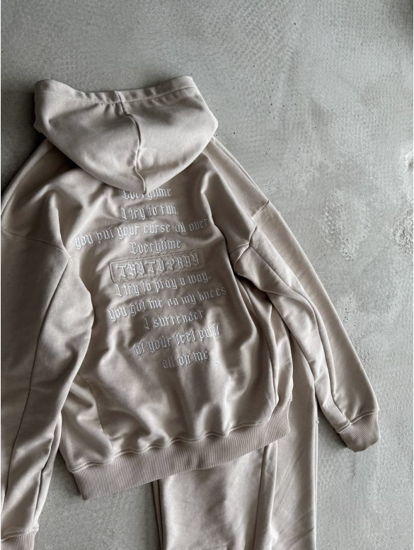 Oversize костюм з вишивкою