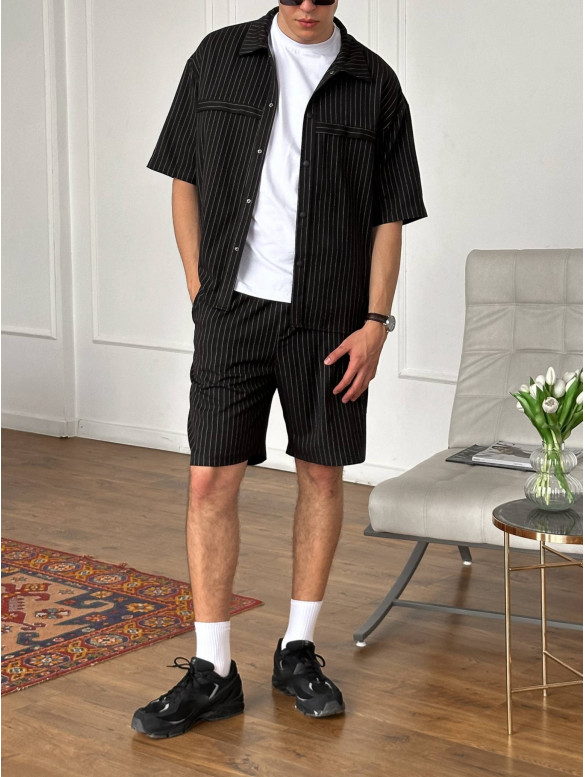 Літній oversize костюм у смужку