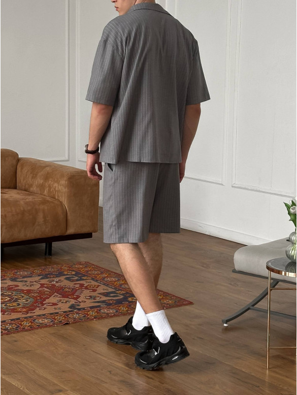 Літній oversize костюм у смужку