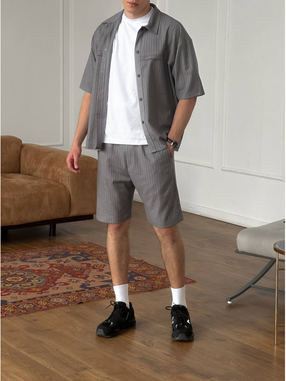Літній oversize костюм у смужку