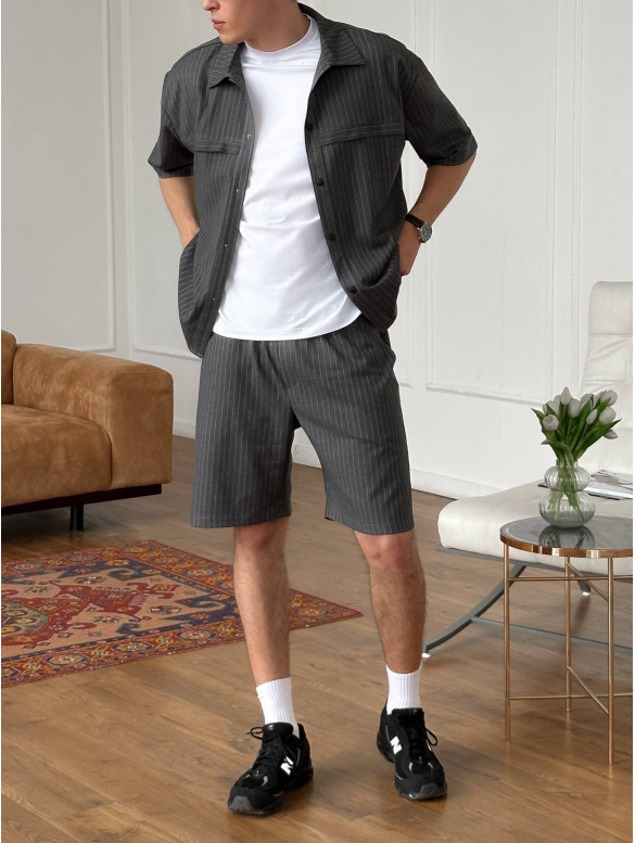 Літній oversize костюм у смужку