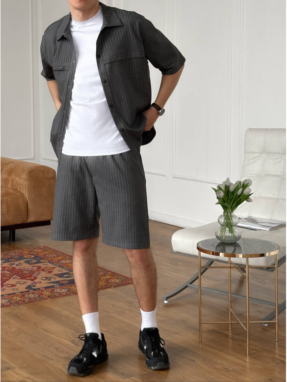 Літній oversize костюм у смужку