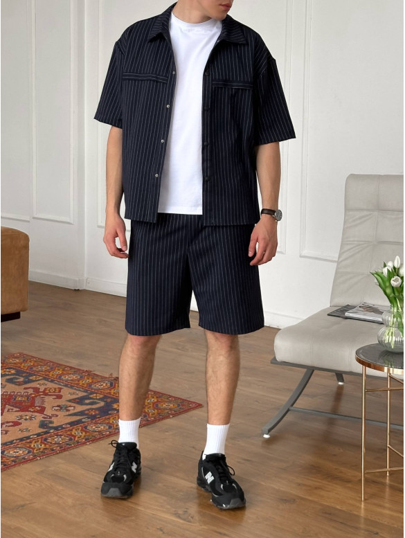 Літній oversize костюм у смужку