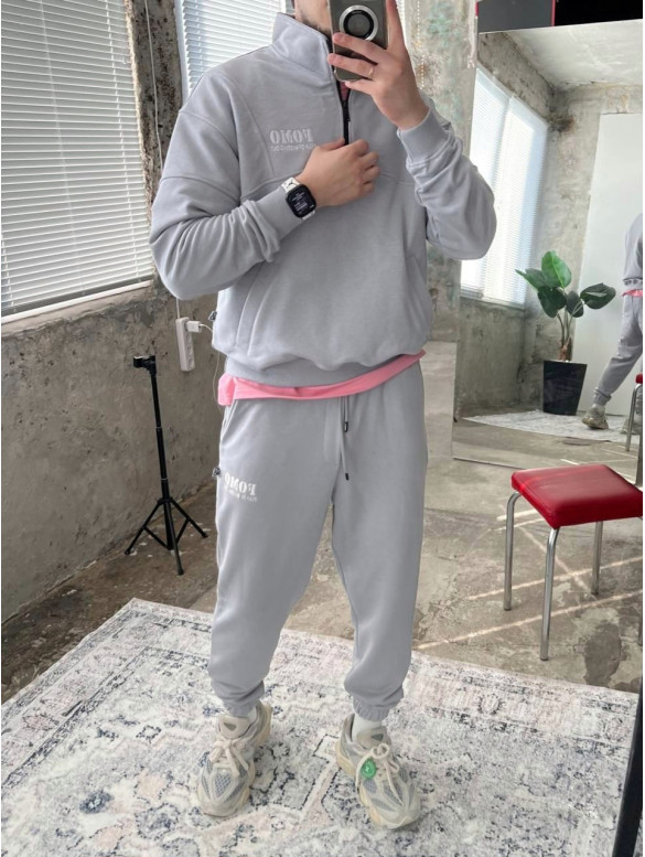 Спортивний костюм з надписом