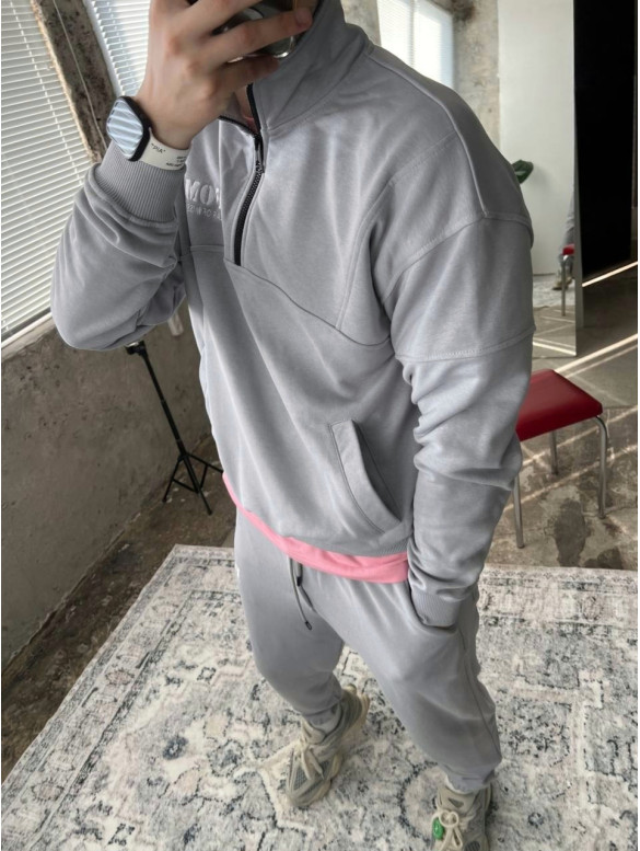 Спортивний костюм з надписом