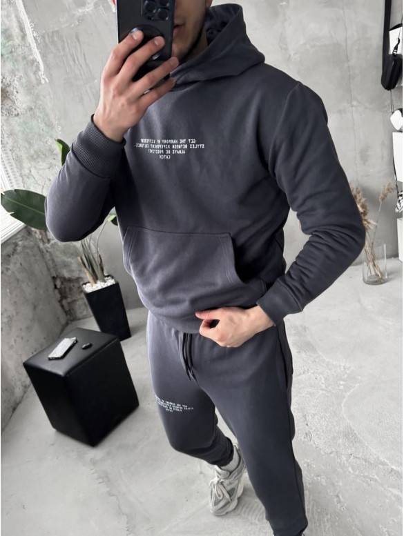 Спортивний костюм з надписом
