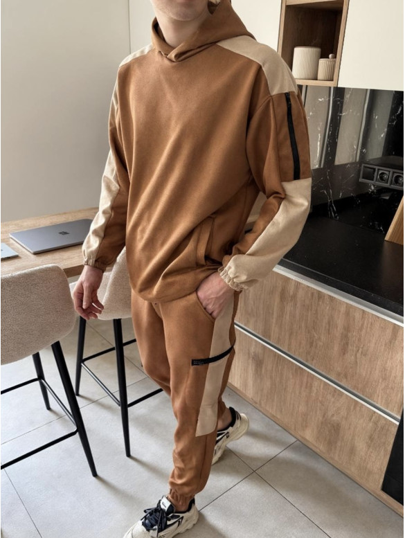Спортивний замшевий костюм