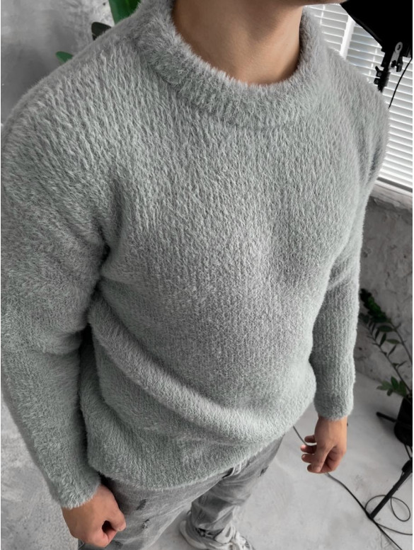 Об’ємний м’який светр