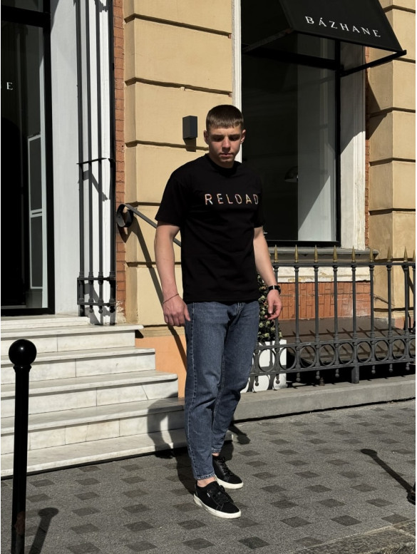 Футболка вільного крою з надписом