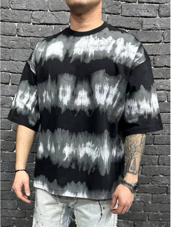 Oversize футболка з абстрактним принтом