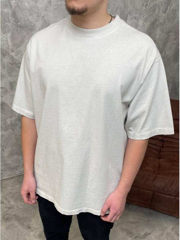 Oversize футболка зі рваностями