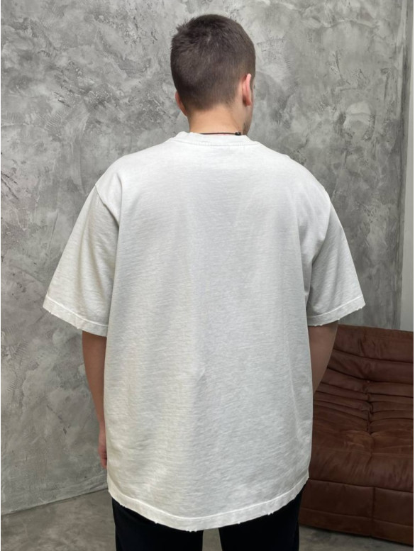 Oversize футболка зі рваностями