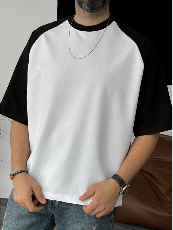 Oversize футболка з акцентними рукавами