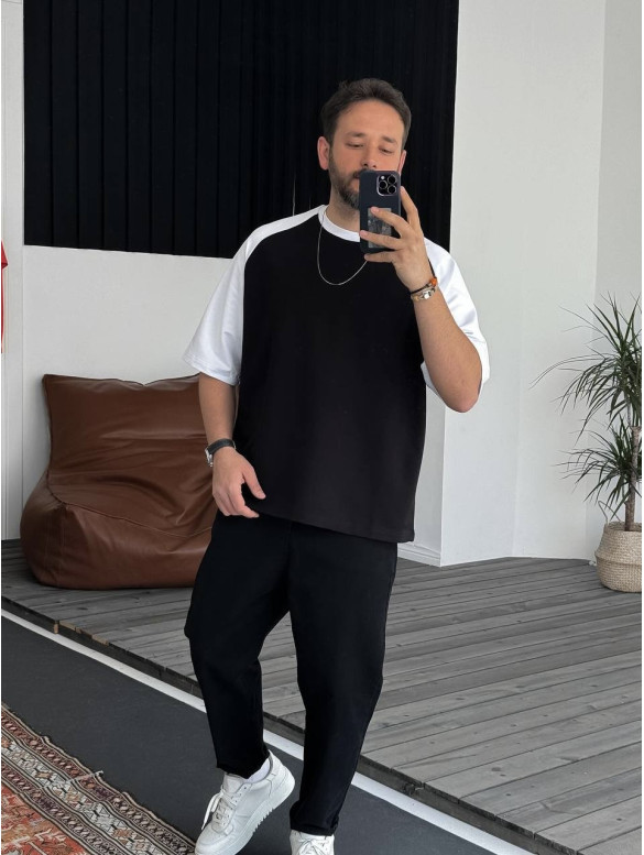 Oversize футболка з акцентними рукавами