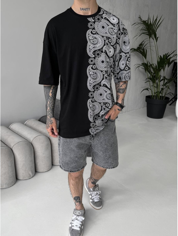 Oversize футболка з принтом
