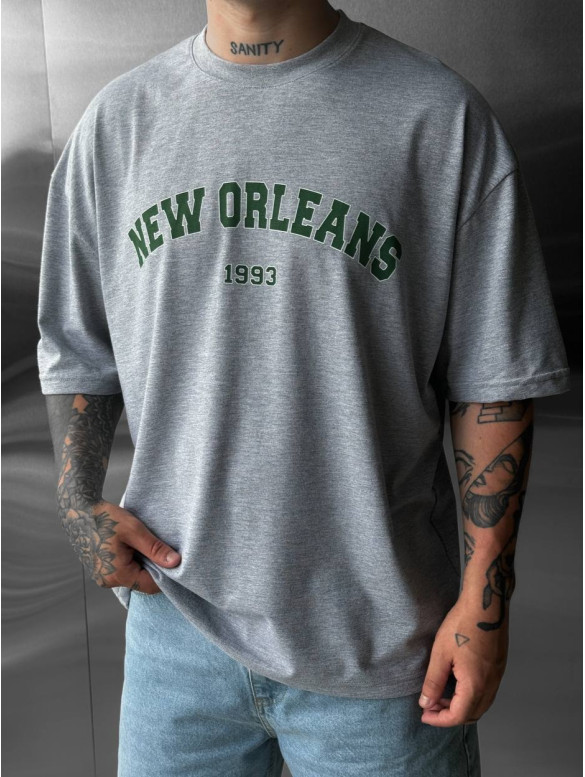 Об'ємна футболка з принтом