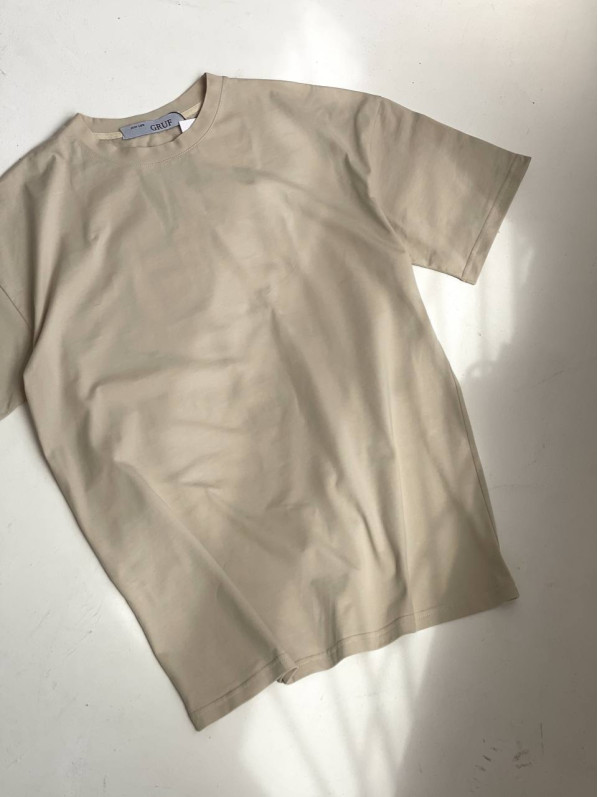Базова oversize футболка Базова oversize футболка