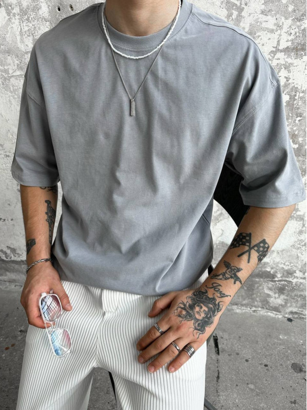 Базова oversize футболка Базова oversize футболка