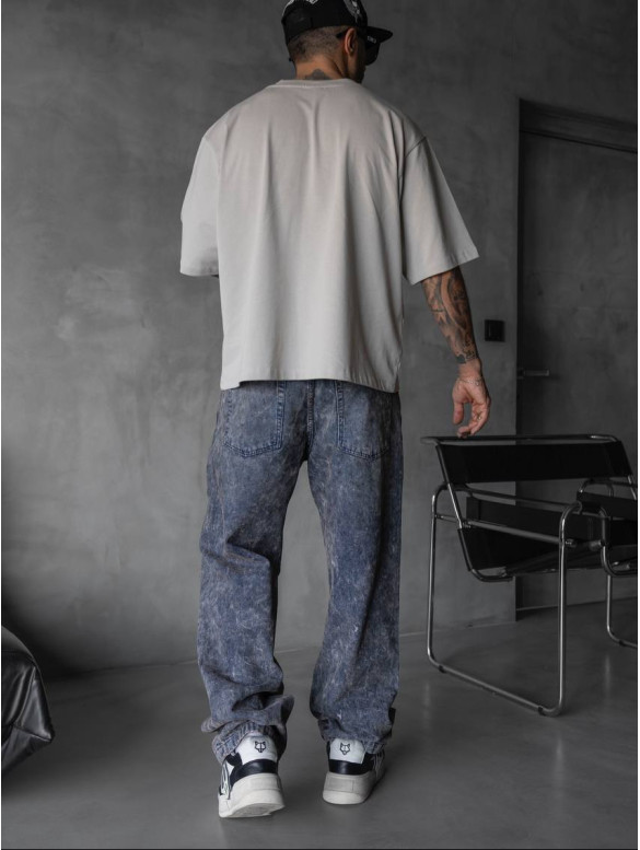 Oversize футболка з вишивкою
