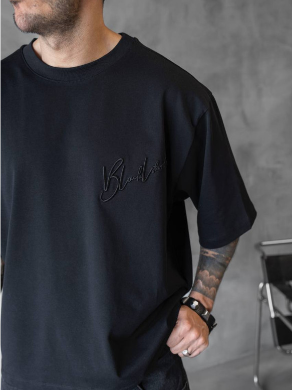 Oversize футболка з вишивкою