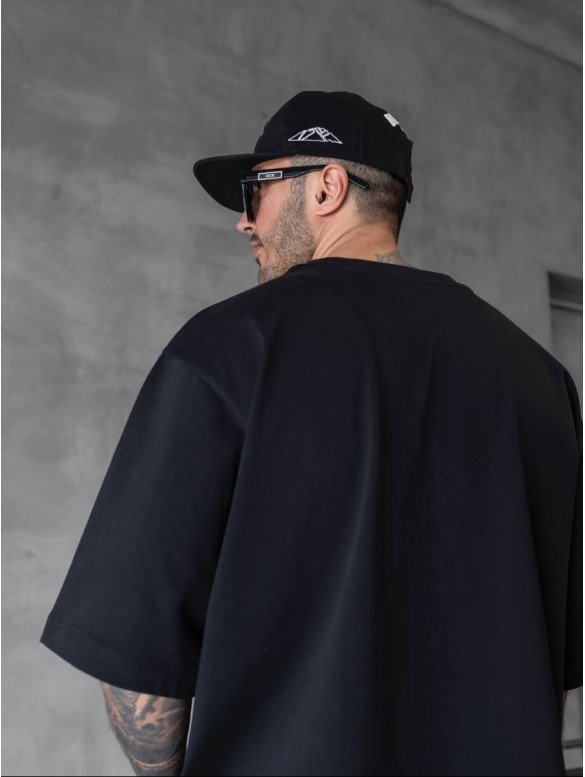 Oversize футболка з вишивкою