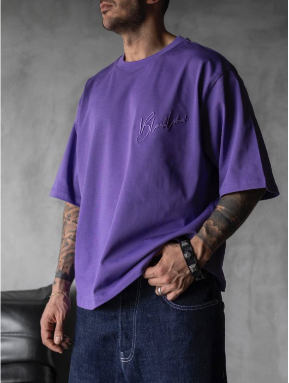 Oversize футболка з вишивкою