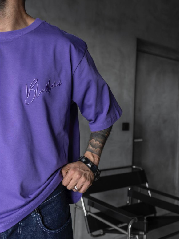 Oversize футболка з вишивкою