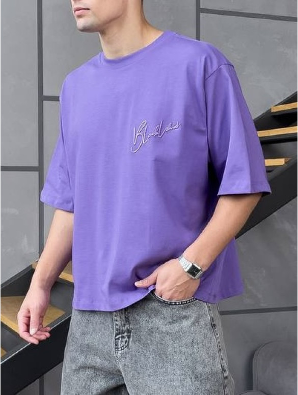 Oversize футболка з вишивкою