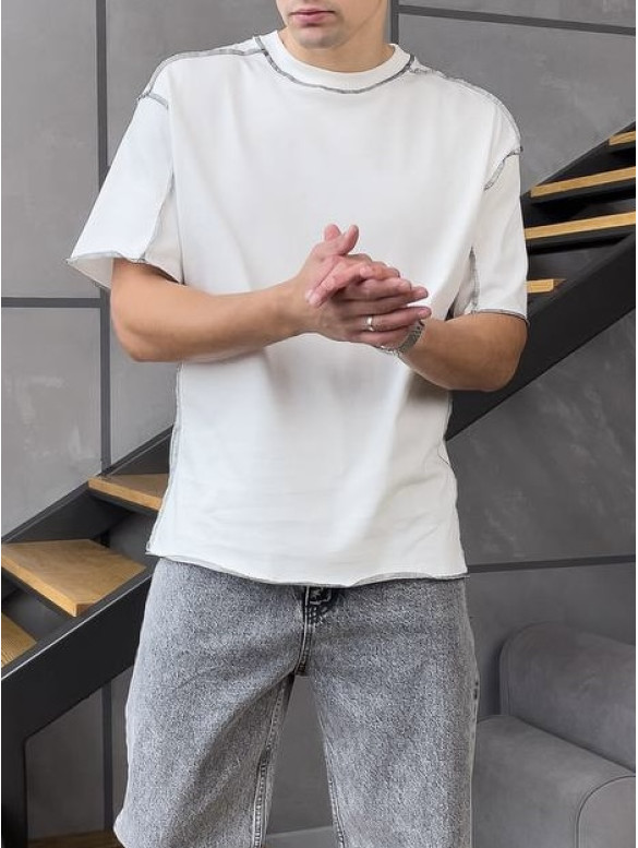 Oversize футболка з акцентними швами