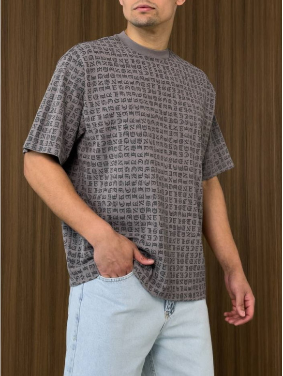 Oversize футболка з принтом