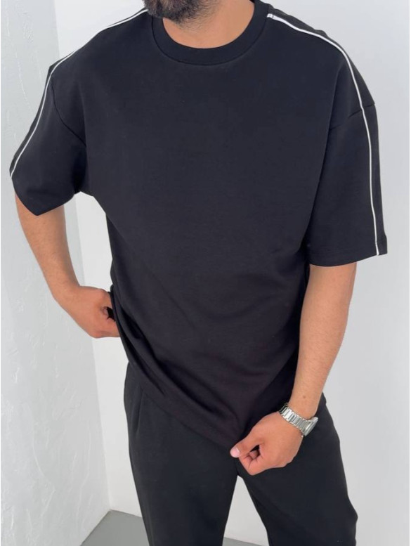 Oversize футболка з акцентною смужкою