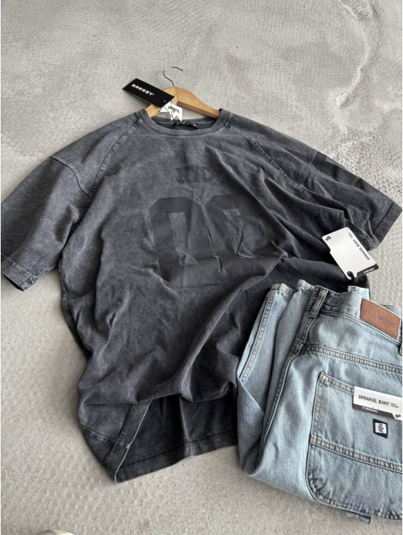 Oversize футболка з принтом