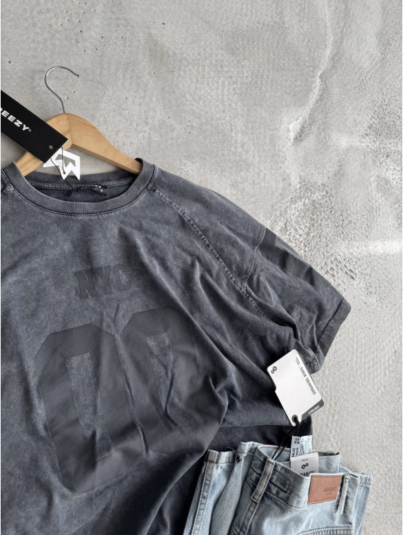 Oversize футболка з принтом