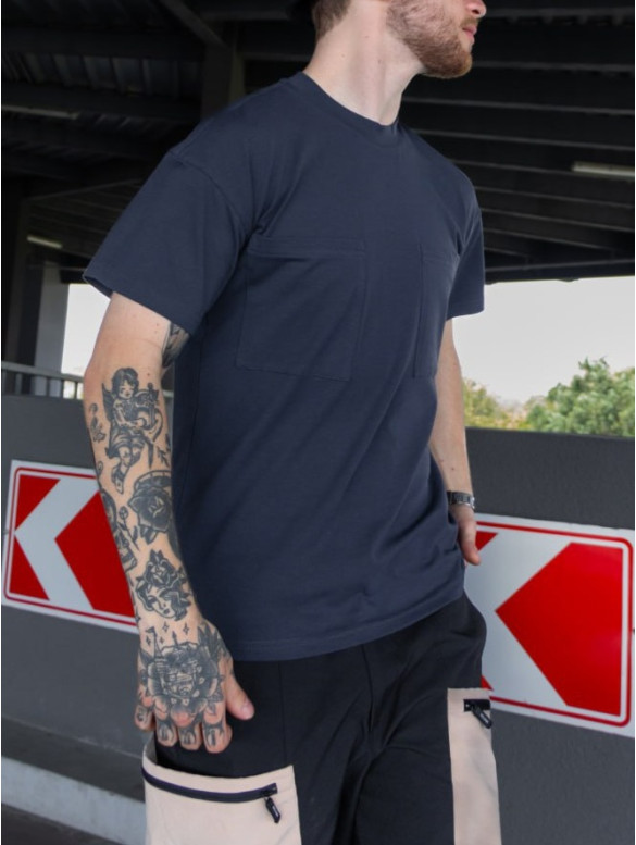 Oversize футболка з акцентними кишенями