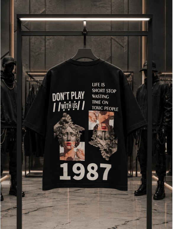 Oversize футболка з принтом