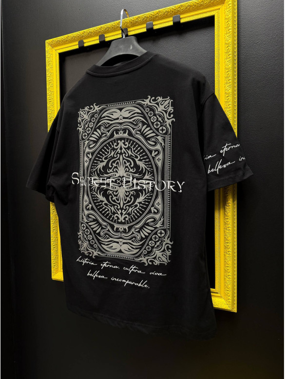 Oversize футболка з нашивкою