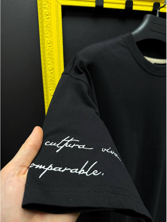Oversize футболка з нашивкою