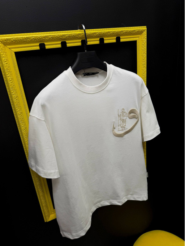 Oversize футболка з нашивкою