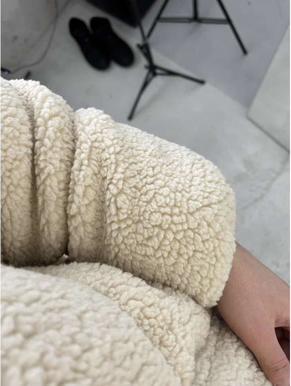 Зимова плюшева куртка oversize
